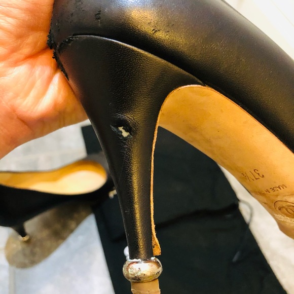 CHANEL Round Toe Leather Pumps - Picture 11 of 12